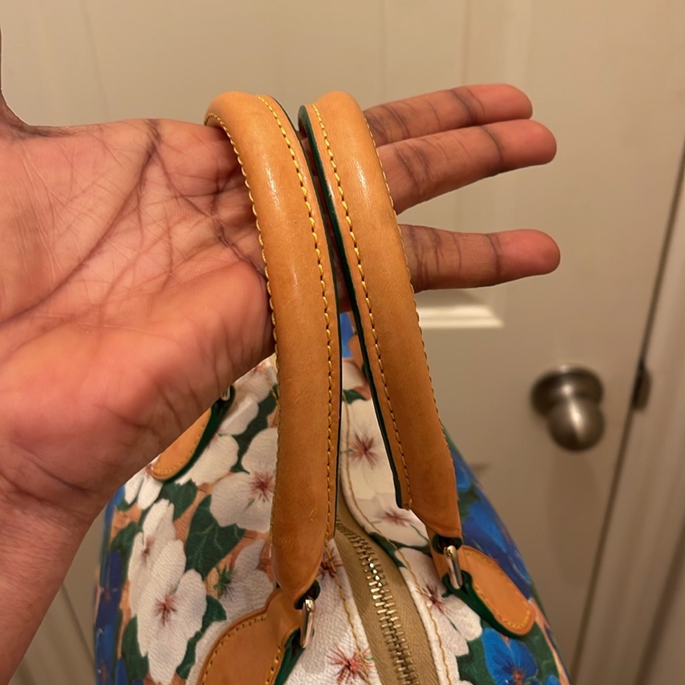 Dooney & Bourke please check all picture of condition - Picture 12 of 17